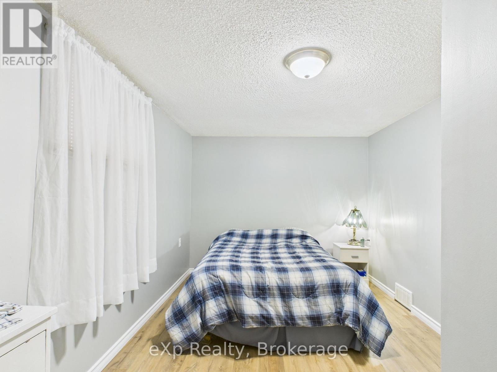 22 Main Street, Kincardine, Ontario  N0G 2T0 - Photo 26 - X12382237