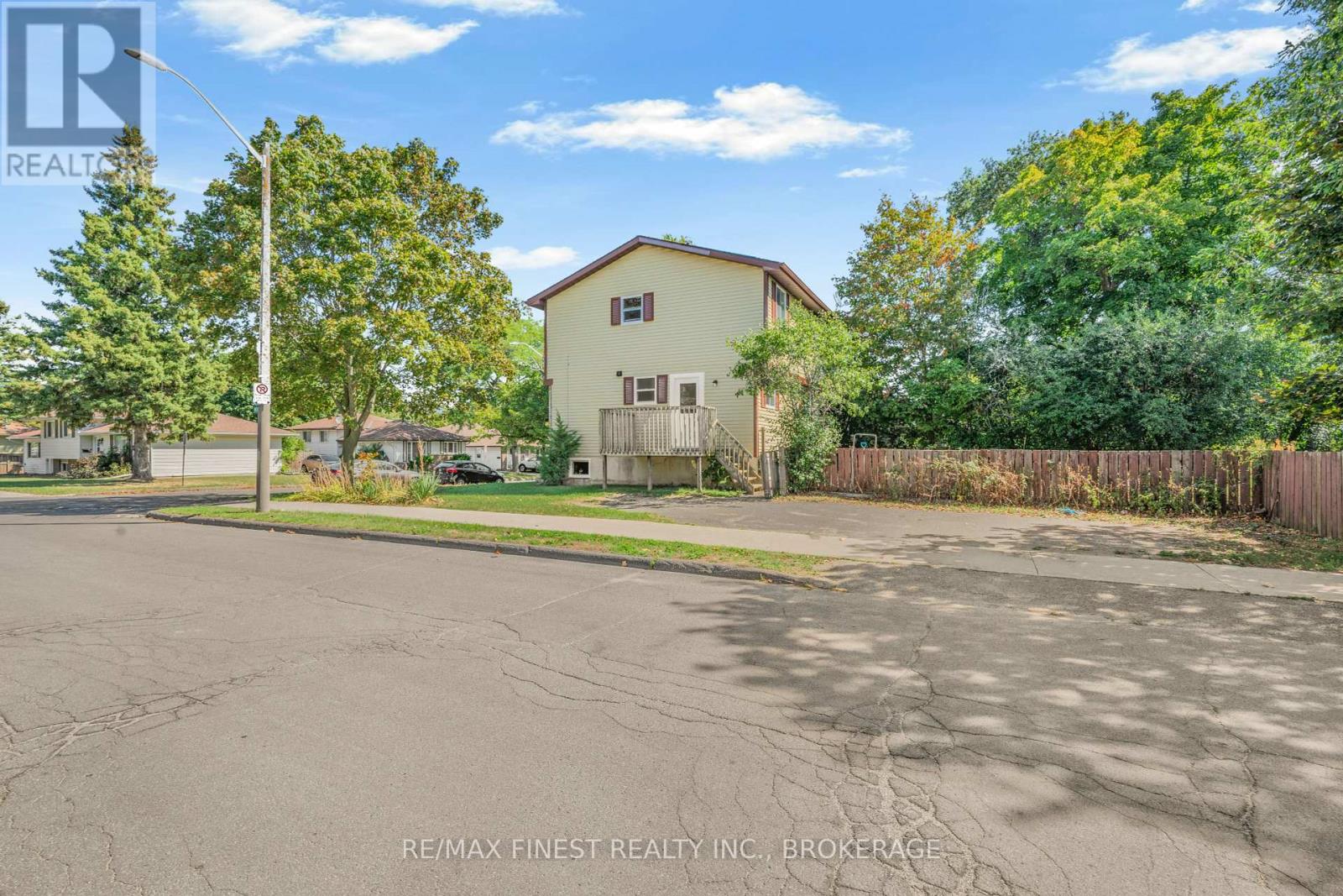 3 Foster Street, Kingston (Central City West), Ontario  K7M 6L2 - Photo 2 - X12382210