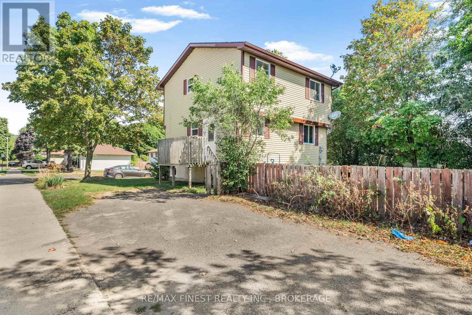 3 Foster Street, Kingston (Central City West), Ontario  K7M 6L2 - Photo 3 - X12382210
