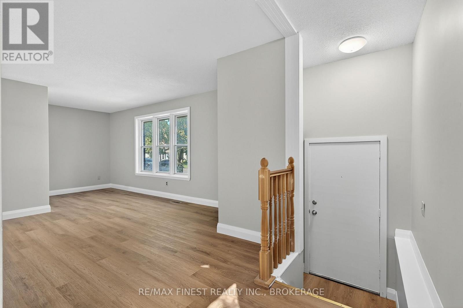 3 Foster Street, Kingston (Central City West), Ontario  K7M 6L2 - Photo 5 - X12382210