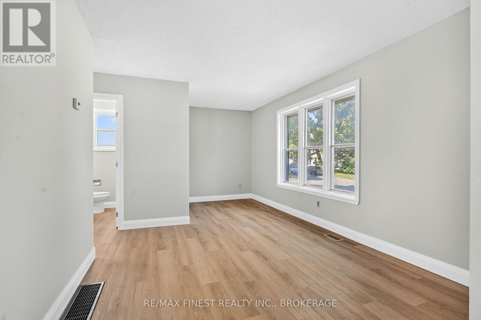 3 Foster Street, Kingston (Central City West), Ontario  K7M 6L2 - Photo 6 - X12382210