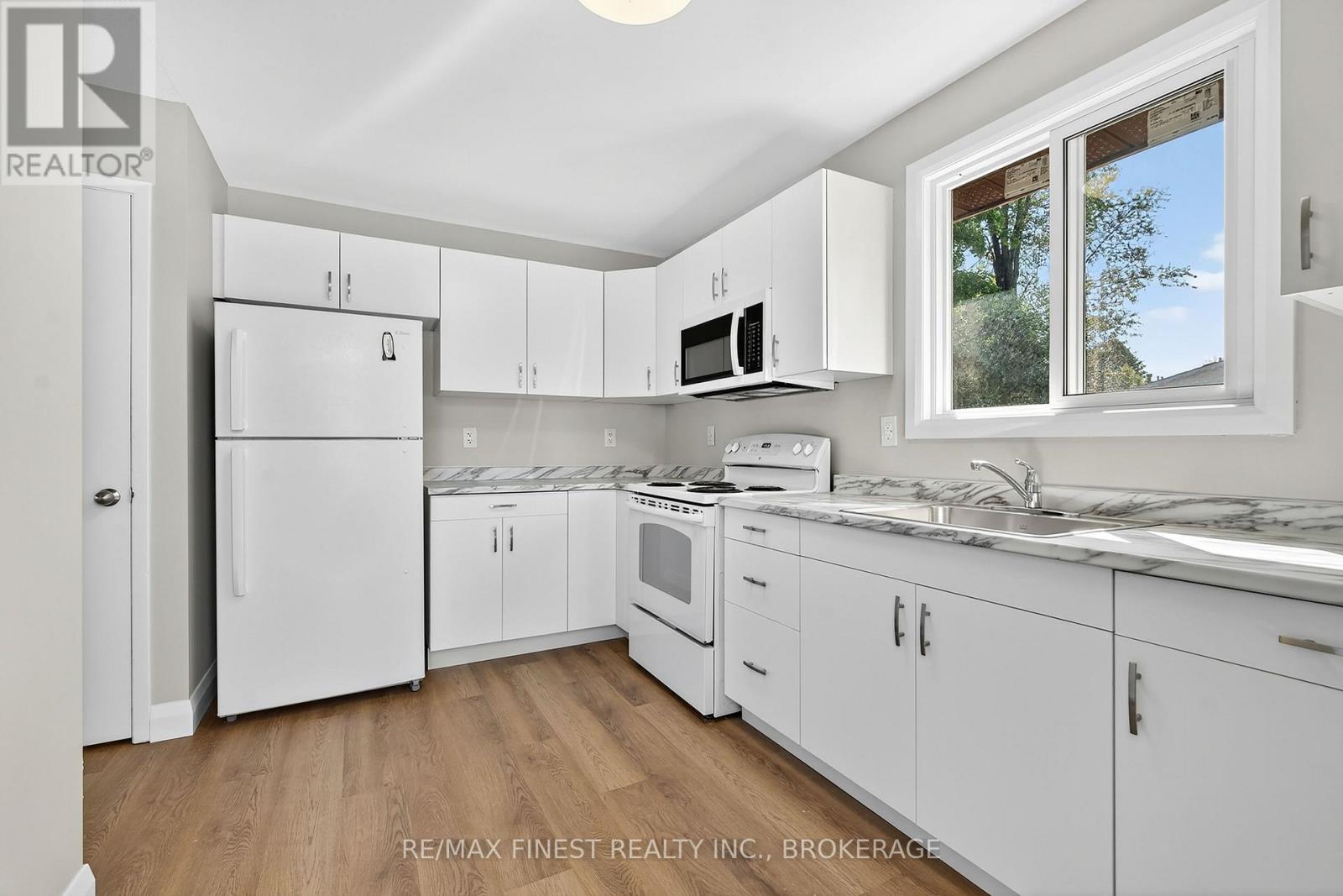 3 Foster Street, Kingston (Central City West), Ontario  K7M 6L2 - Photo 9 - X12382210