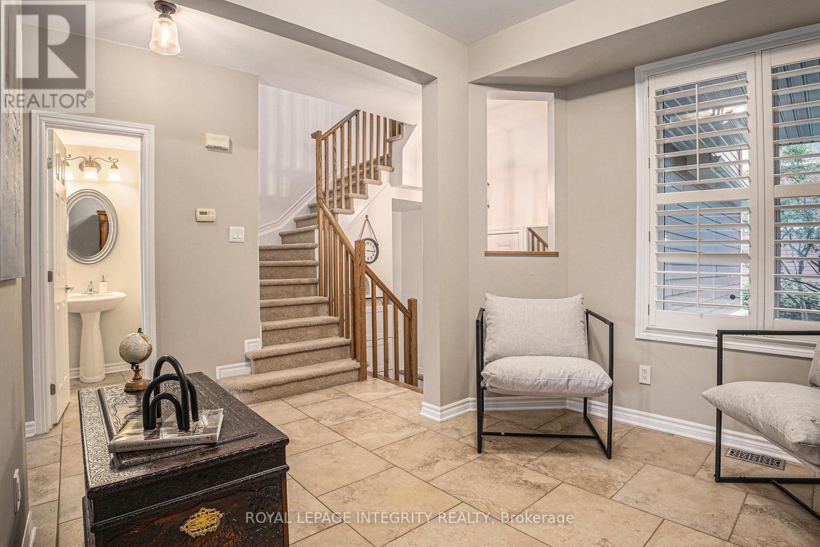 85 Evelyn Powers Private, Ottawa, Ontario  K2S 0E1 - Photo 6 - X12382204