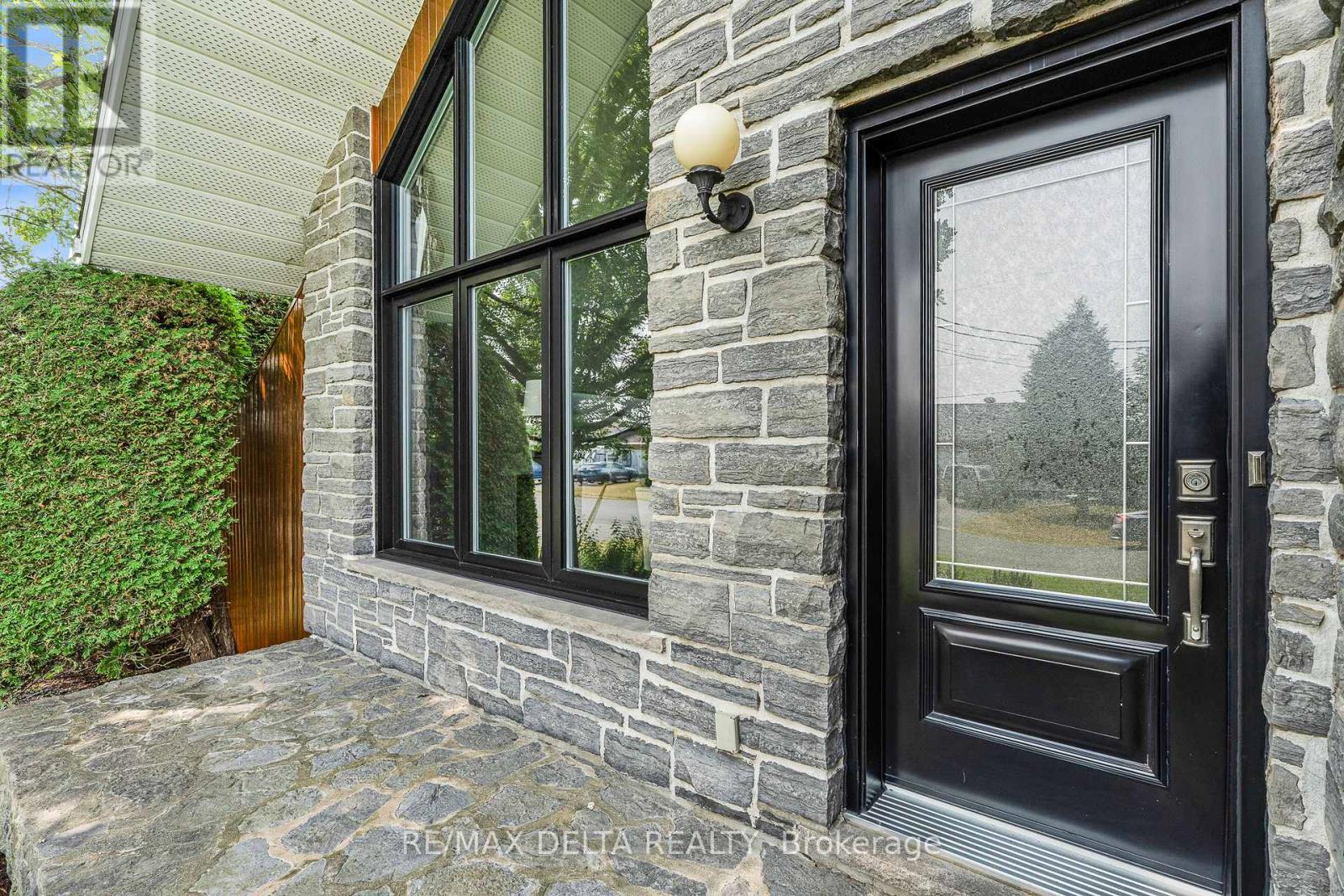 85 Leduc Street, Alfred And Plantagenet, Ontario  K0B 1A0 - Photo 4 - X12382228