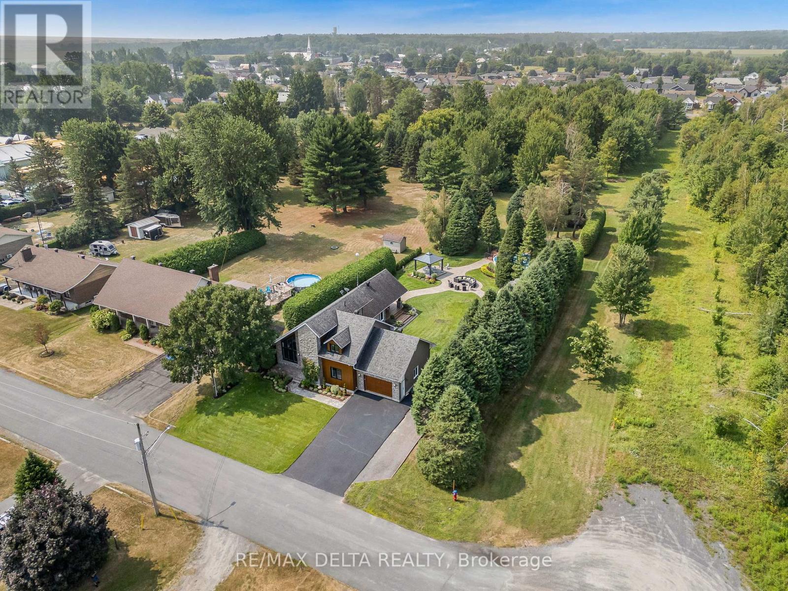 85 Leduc Street, Alfred And Plantagenet, Ontario  K0B 1A0 - Photo 47 - X12382228