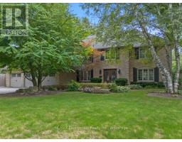 138 CAVENDISH COURT, Oakville, Ontario