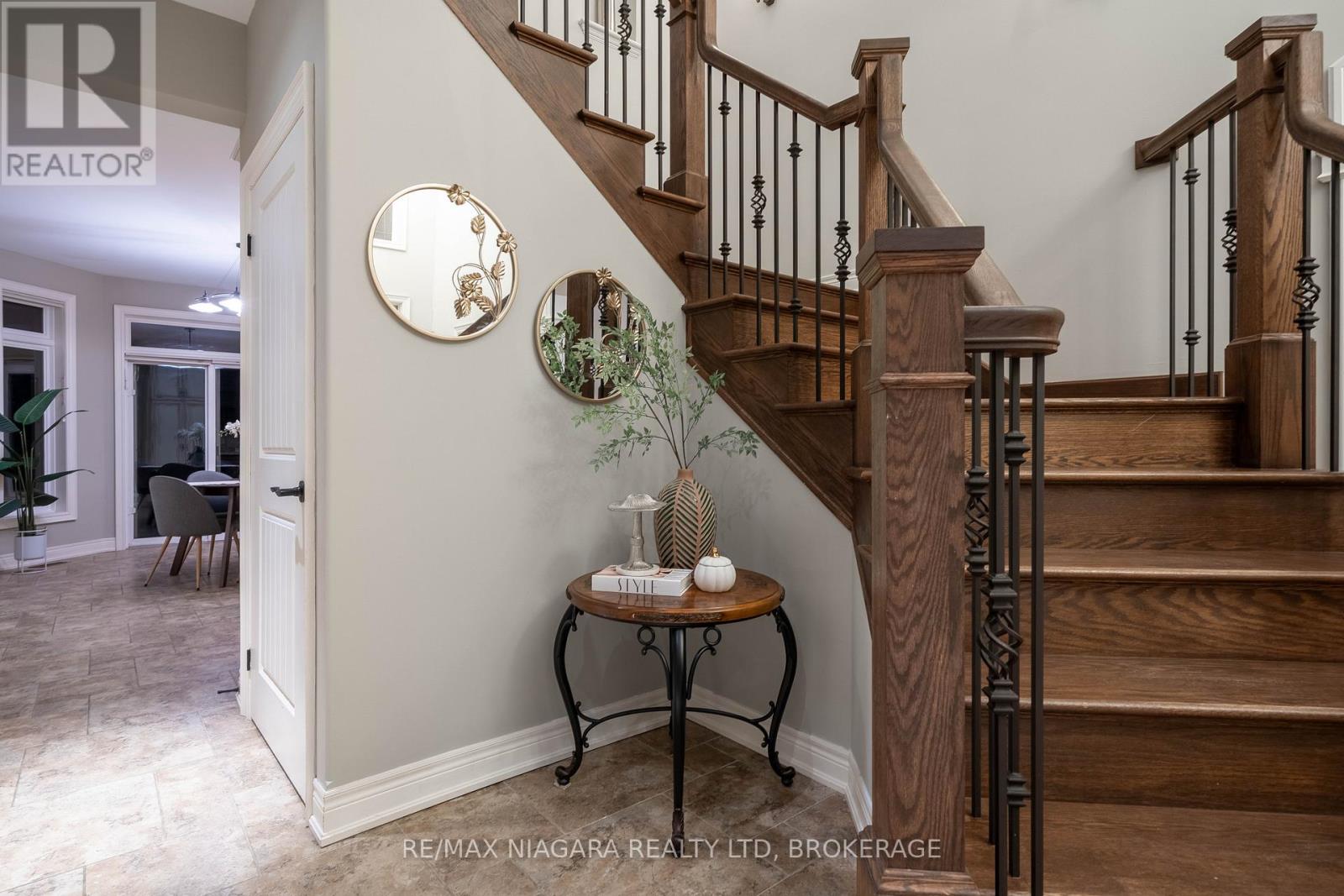 9128 Tapestry Court, Niagara Falls, Ontario  L2H 0E2 - Photo 11 - X12382201
