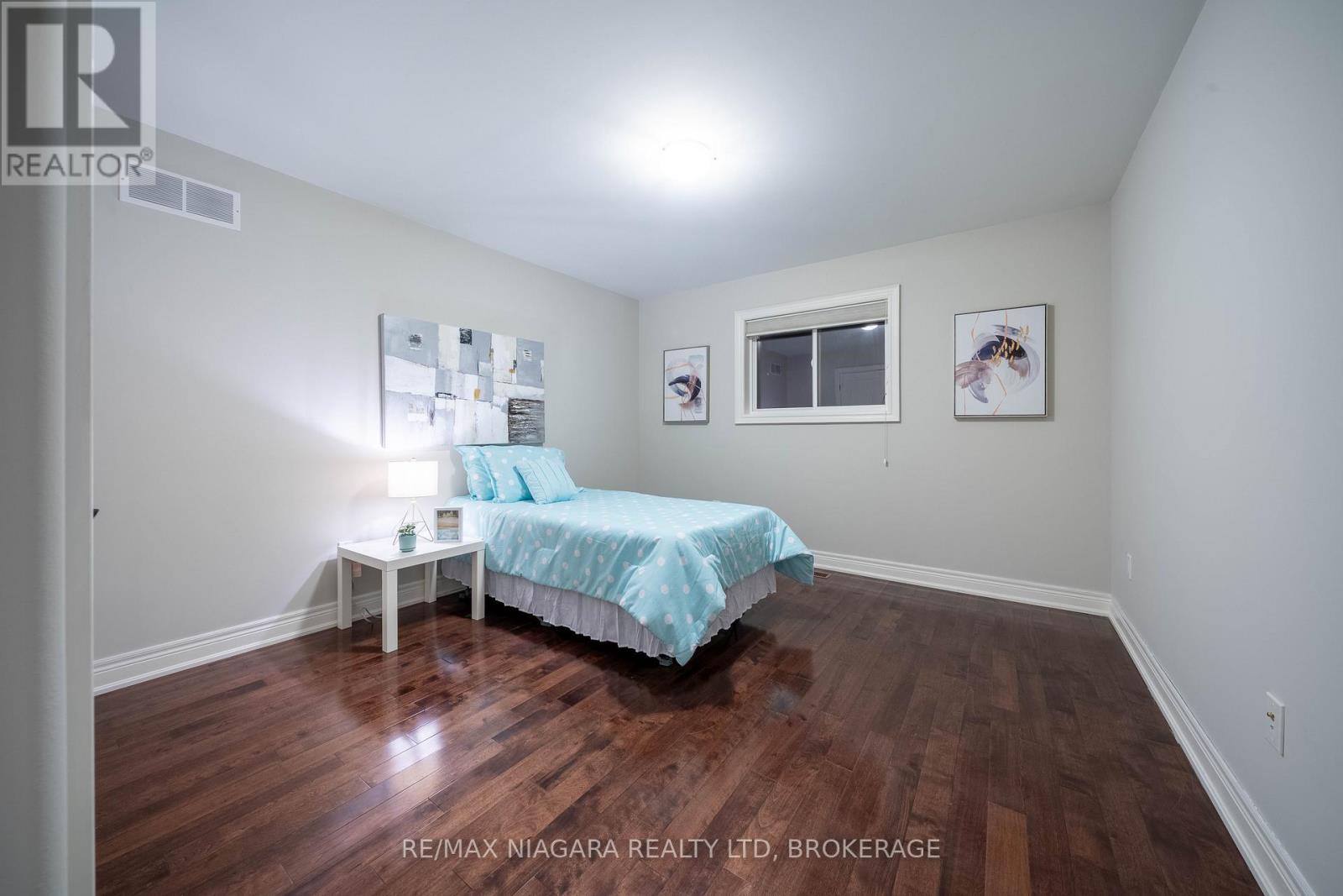 9128 Tapestry Court, Niagara Falls, Ontario  L2H 0E2 - Photo 31 - X12382201