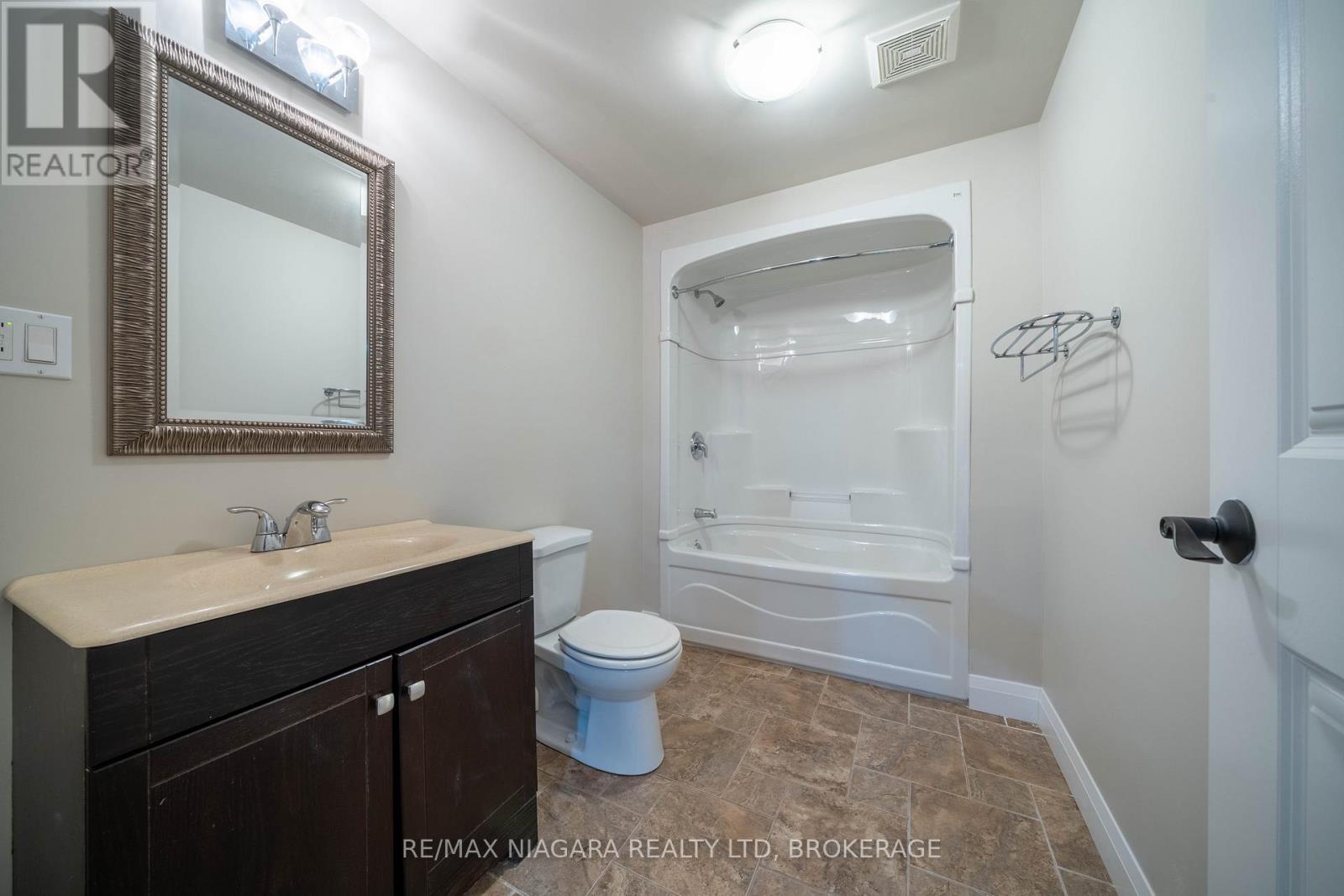 9128 Tapestry Court, Niagara Falls, Ontario  L2H 0E2 - Photo 44 - X12382201