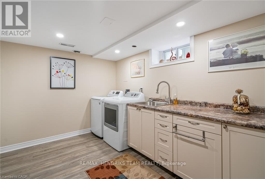 415 Riverside Drive, Welland, Ontario  L3C 5E8 - Photo 25 - X12382211