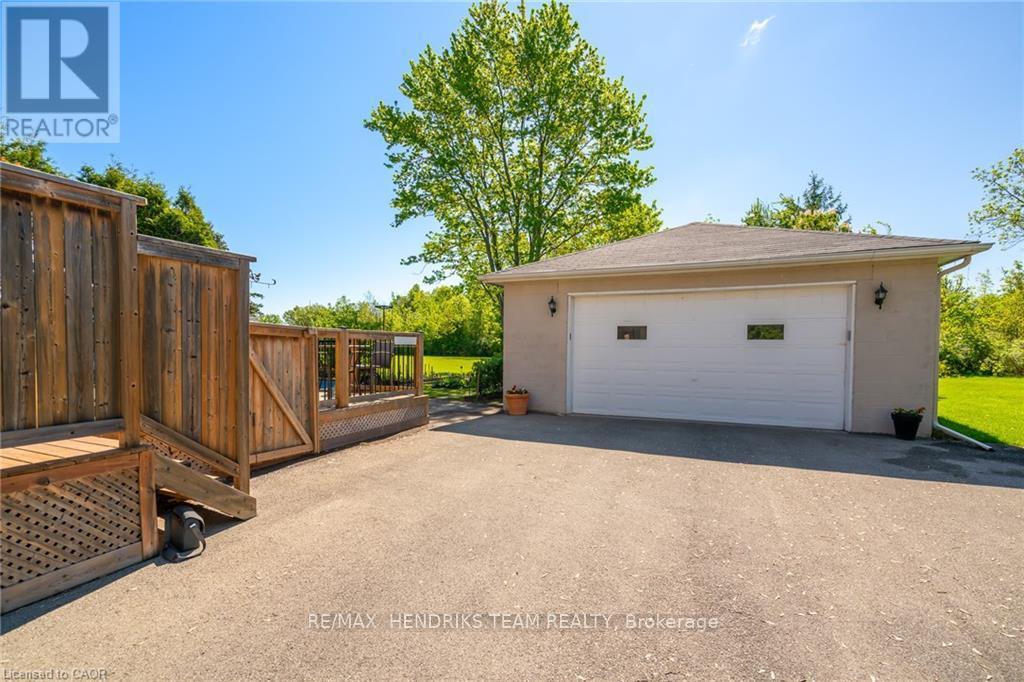 415 Riverside Drive, Welland, Ontario  L3C 5E8 - Photo 32 - X12382211