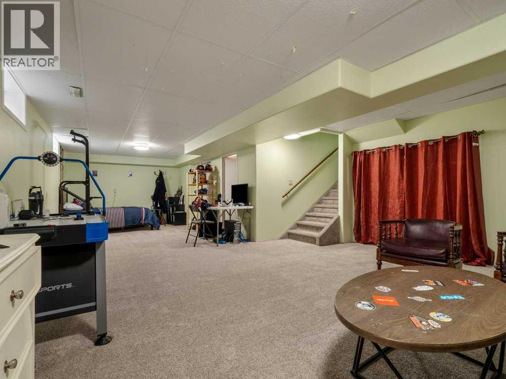 42 Ridgewood Boulevard W, Lethbridge, Alberta  T1K 6B9 - Photo 30 - A2245095