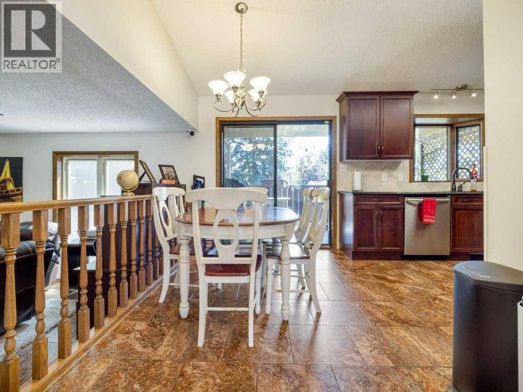 42 Ridgewood Boulevard W, Lethbridge, Alberta  T1K 6B9 - Photo 11 - A2245095