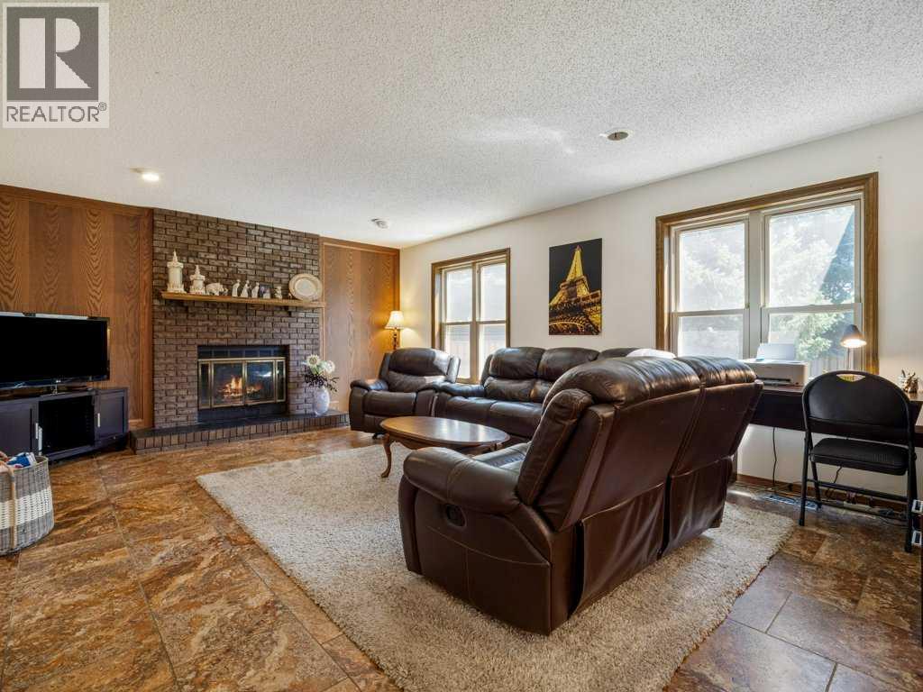 42 Ridgewood Boulevard W, Lethbridge, Alberta  T1K 6B9 - Photo 17 - A2245095