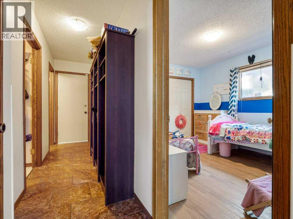 42 Ridgewood Boulevard W, Lethbridge, Alberta  T1K 6B9 - Photo 26 - A2245095