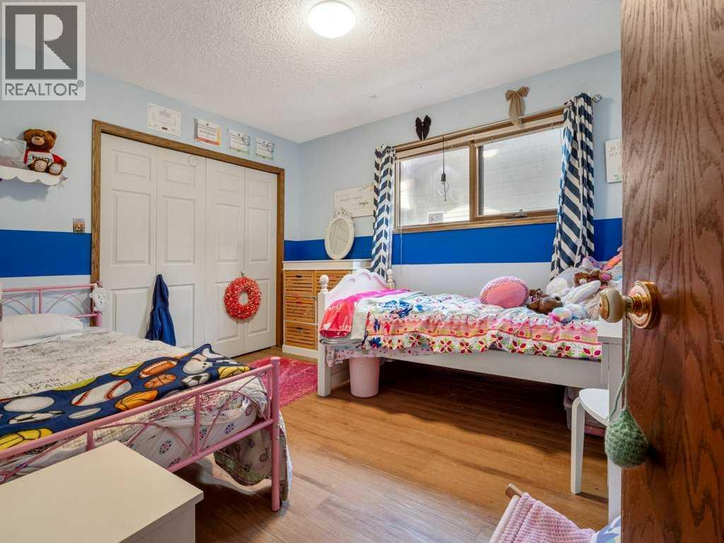 42 Ridgewood Boulevard W, Lethbridge, Alberta  T1K 6B9 - Photo 27 - A2245095