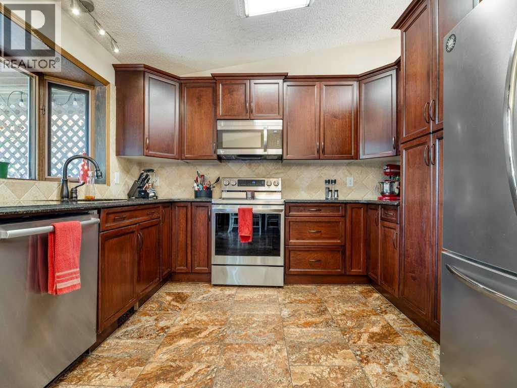 42 Ridgewood Boulevard W, Lethbridge, Alberta  T1K 6B9 - Photo 12 - A2245095