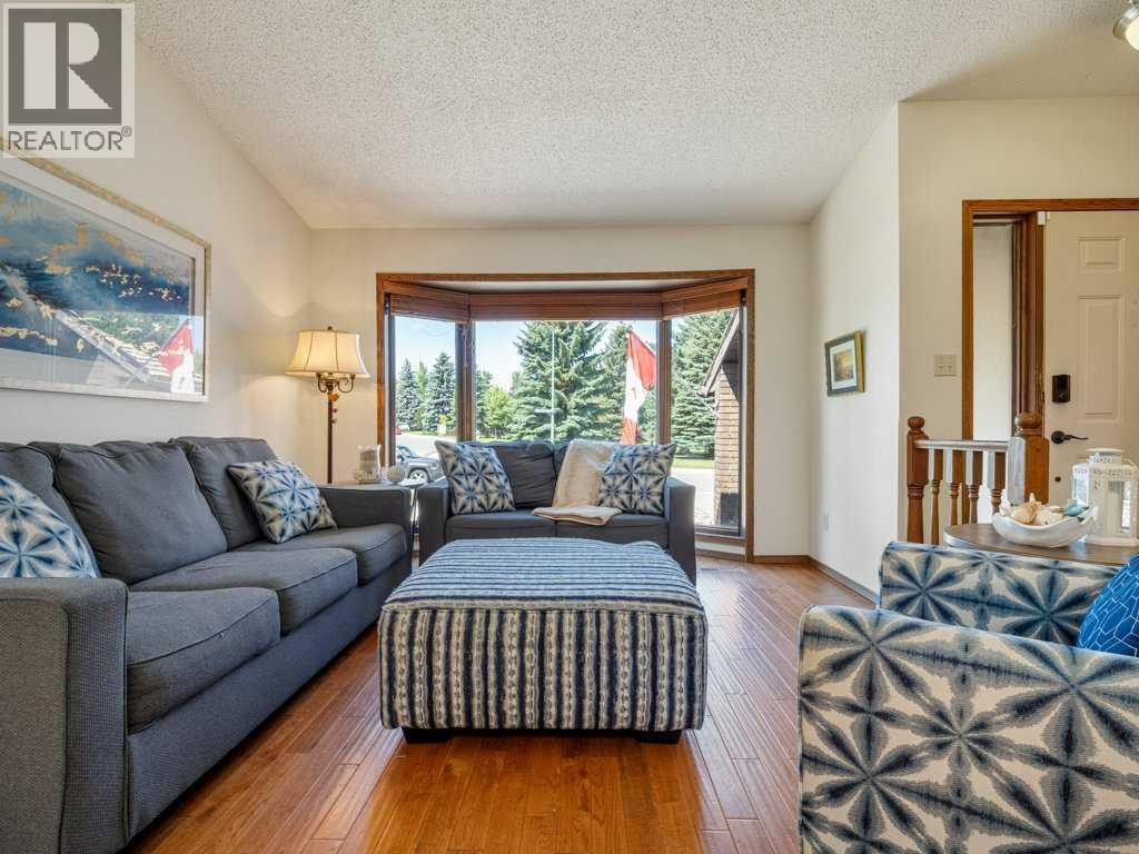 42 Ridgewood Boulevard W, Lethbridge, Alberta  T1K 6B9 - Photo 7 - A2245095