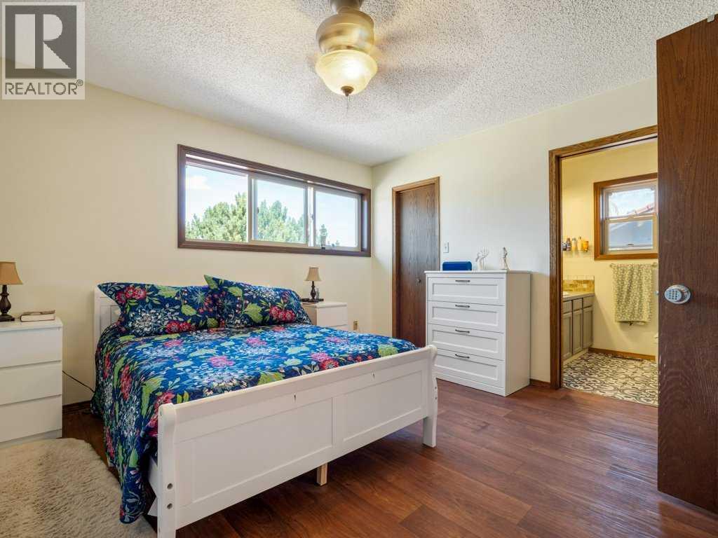 42 Ridgewood Boulevard W, Lethbridge, Alberta  T1K 6B9 - Photo 23 - A2245095