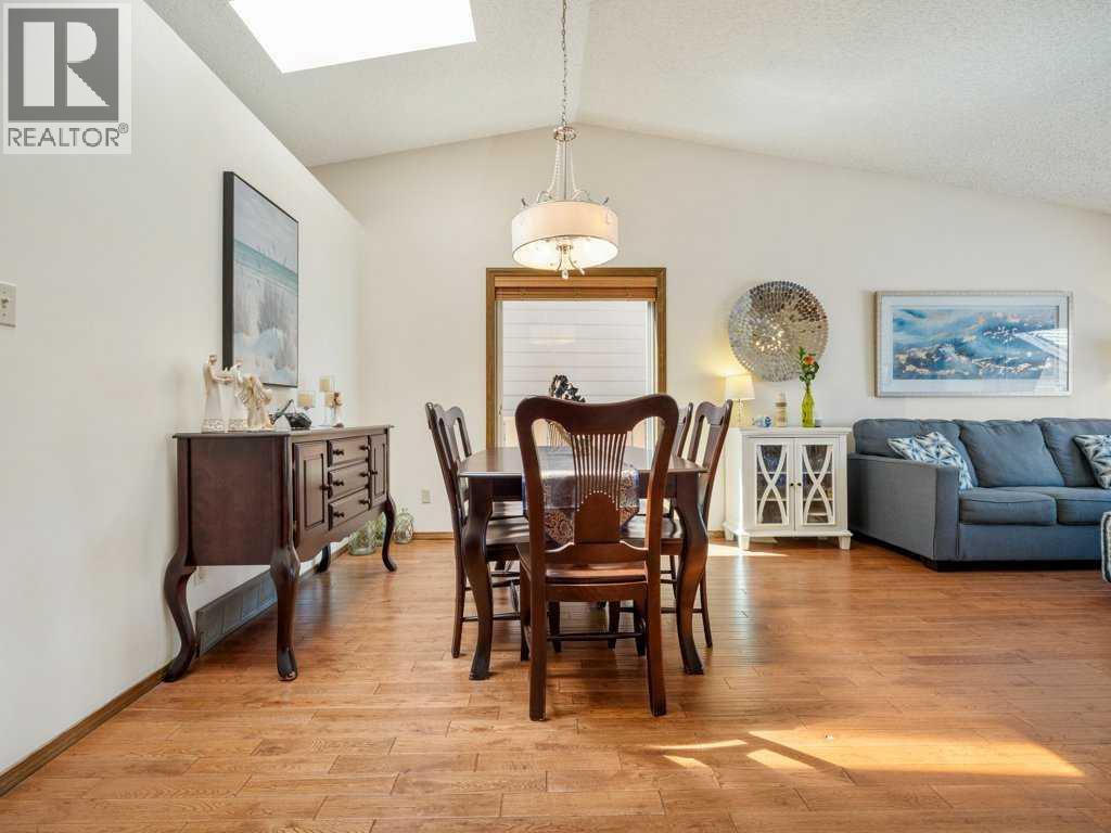 42 Ridgewood Boulevard W, Lethbridge, Alberta  T1K 6B9 - Photo 10 - A2245095