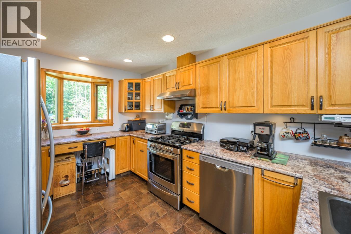 18045 Woods Road, Prince George, British Columbia  V2K 5K7 - Photo 5 - R3039503