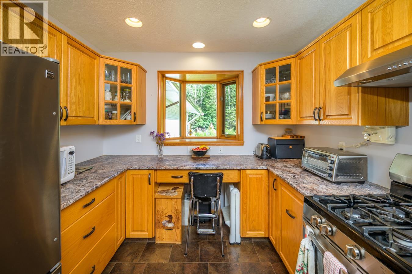 18045 Woods Road, Prince George, British Columbia  V2K 5K7 - Photo 2 - R3039503