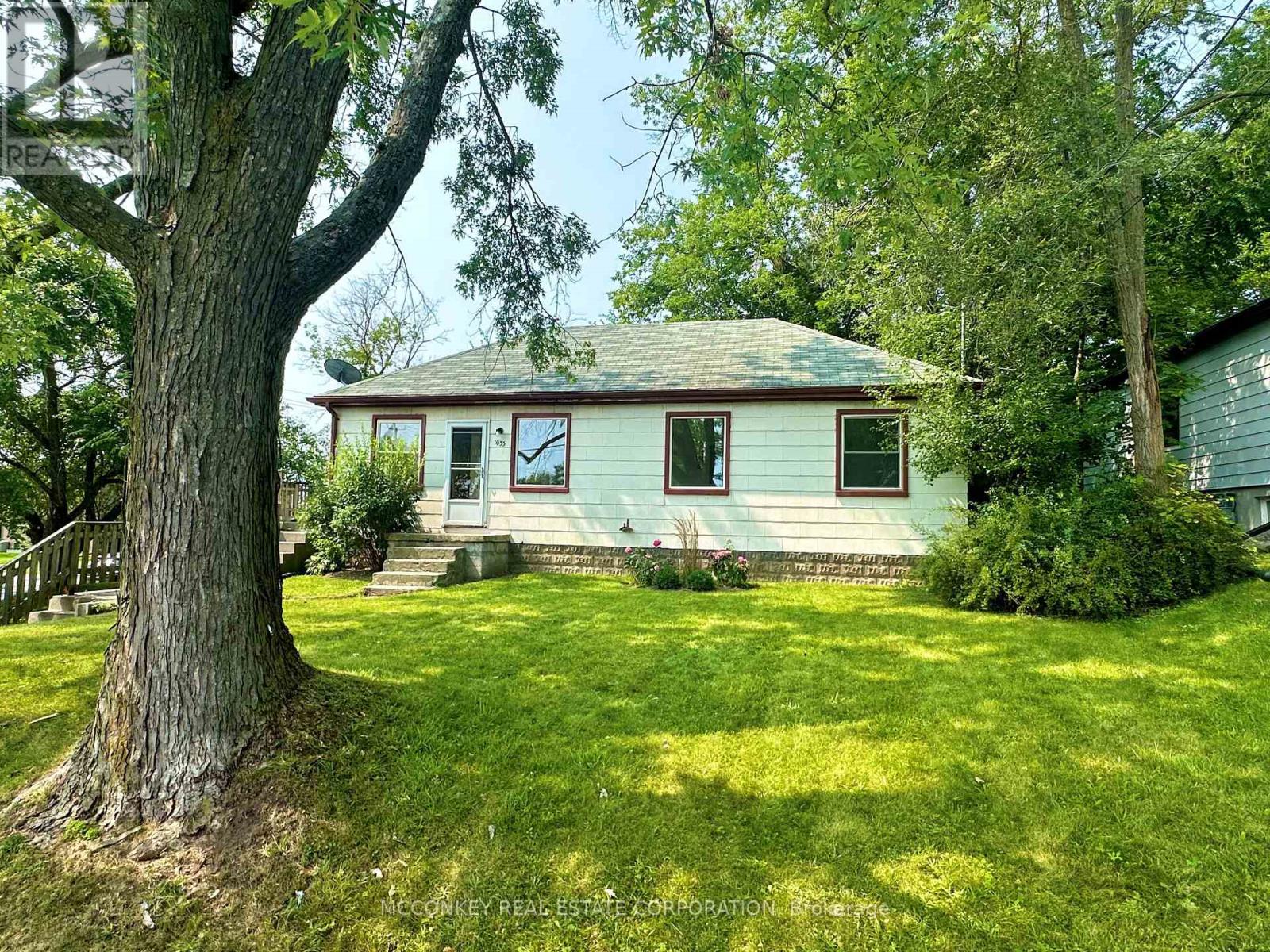1033 WESTERN AVENUE, Peterborough, Ontario