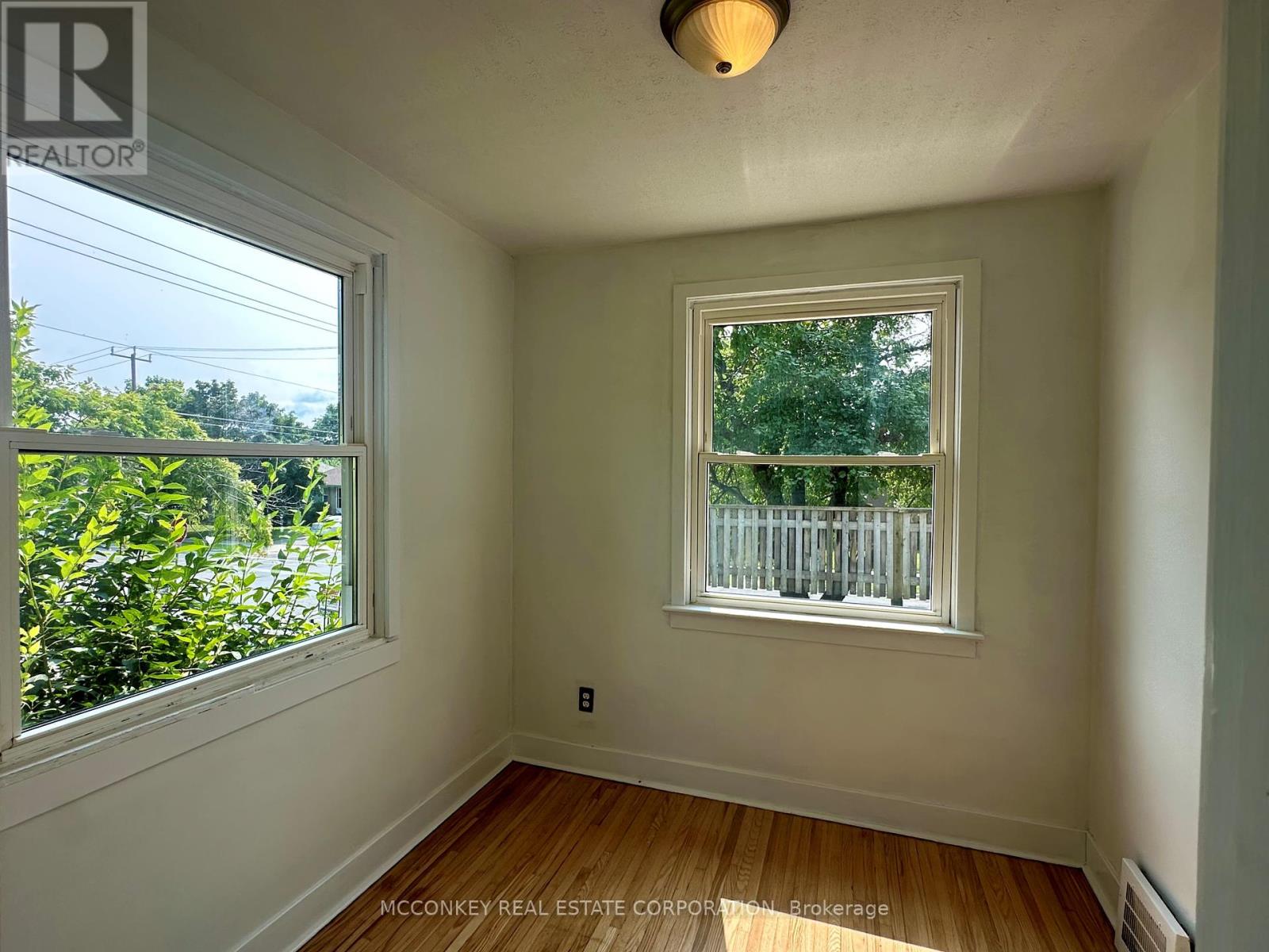 1033 Western Avenue, Peterborough, Ontario  K9J 5W5 - Photo 10 - X12382208