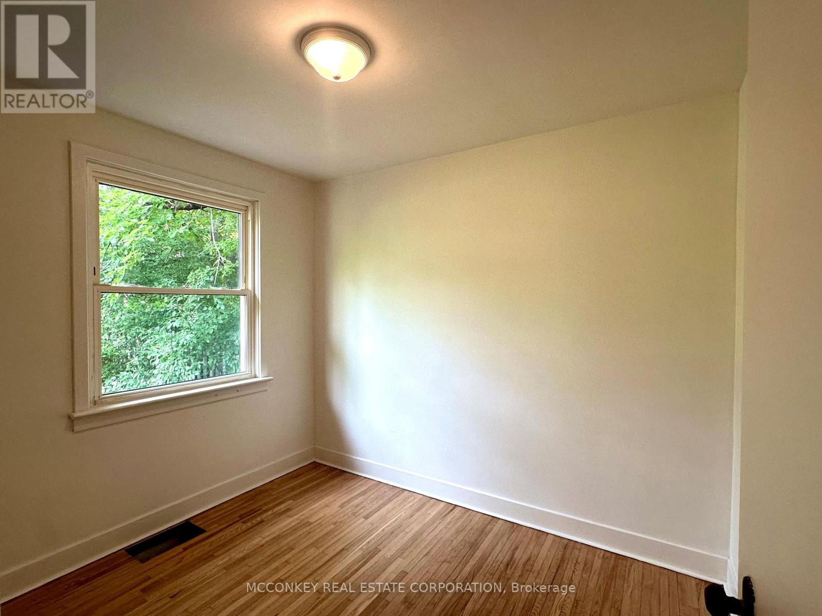 1033 Western Avenue, Peterborough, Ontario  K9J 5W5 - Photo 12 - X12382208
