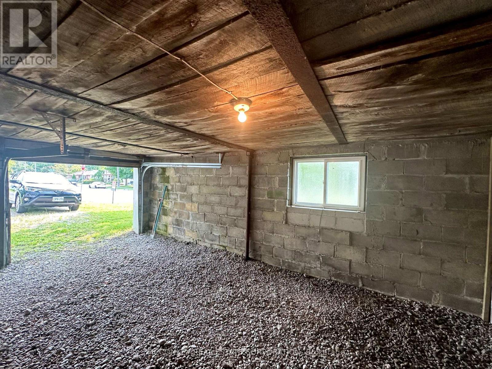 1033 Western Avenue, Peterborough, Ontario  K9J 5W5 - Photo 17 - X12382208