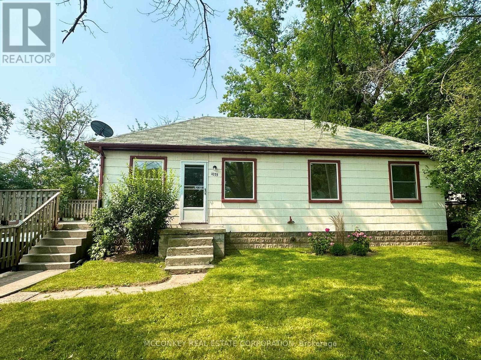 1033 Western Avenue, Peterborough, Ontario  K9J 5W5 - Photo 2 - X12382208