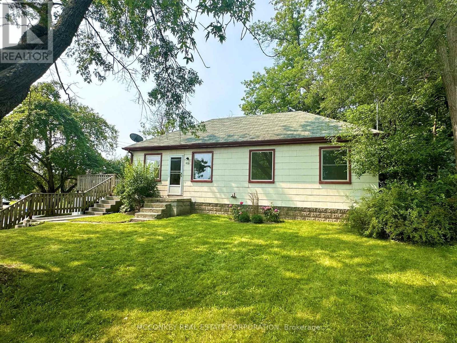 1033 Western Avenue, Peterborough, Ontario  K9J 5W5 - Photo 3 - X12382208