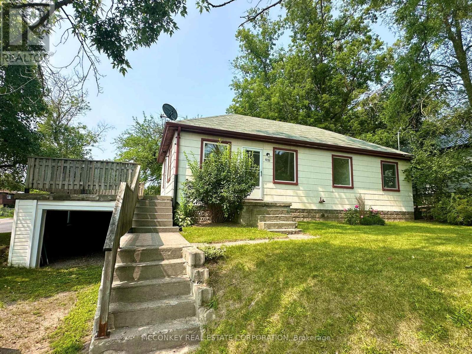 1033 Western Avenue, Peterborough, Ontario  K9J 5W5 - Photo 4 - X12382208
