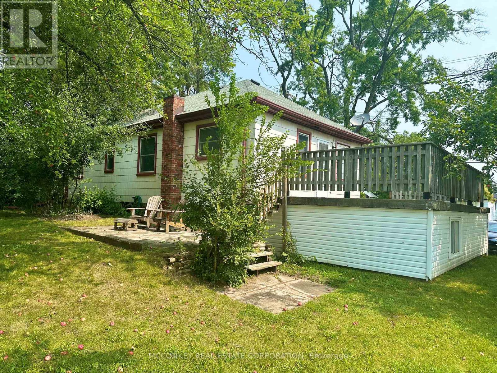 1033 Western Avenue, Peterborough, Ontario  K9J 5W5 - Photo 5 - X12382208