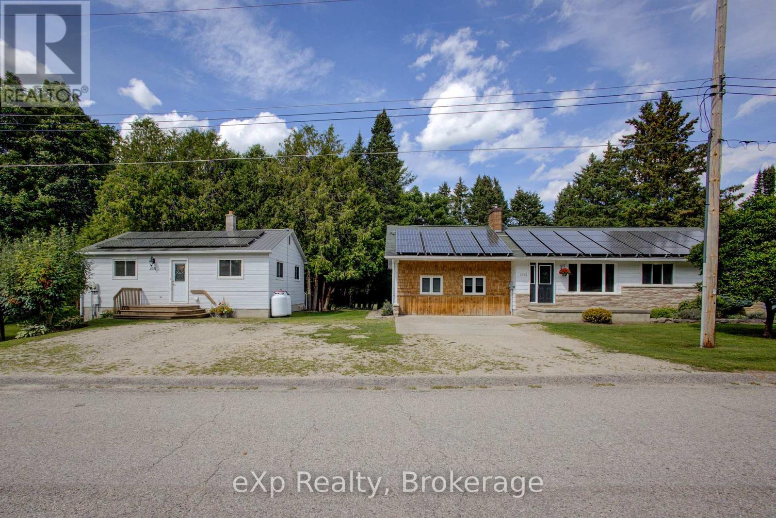 2033 Mill Street, Howick, Ontario N0G 1X0 - Photo 1 - X12382289