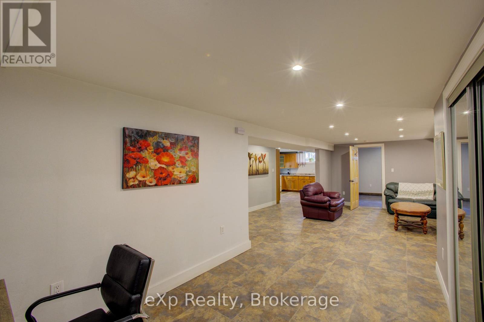 2033 Mill Street, Howick, Ontario N0G 1X0 - Photo 23 - X12382289