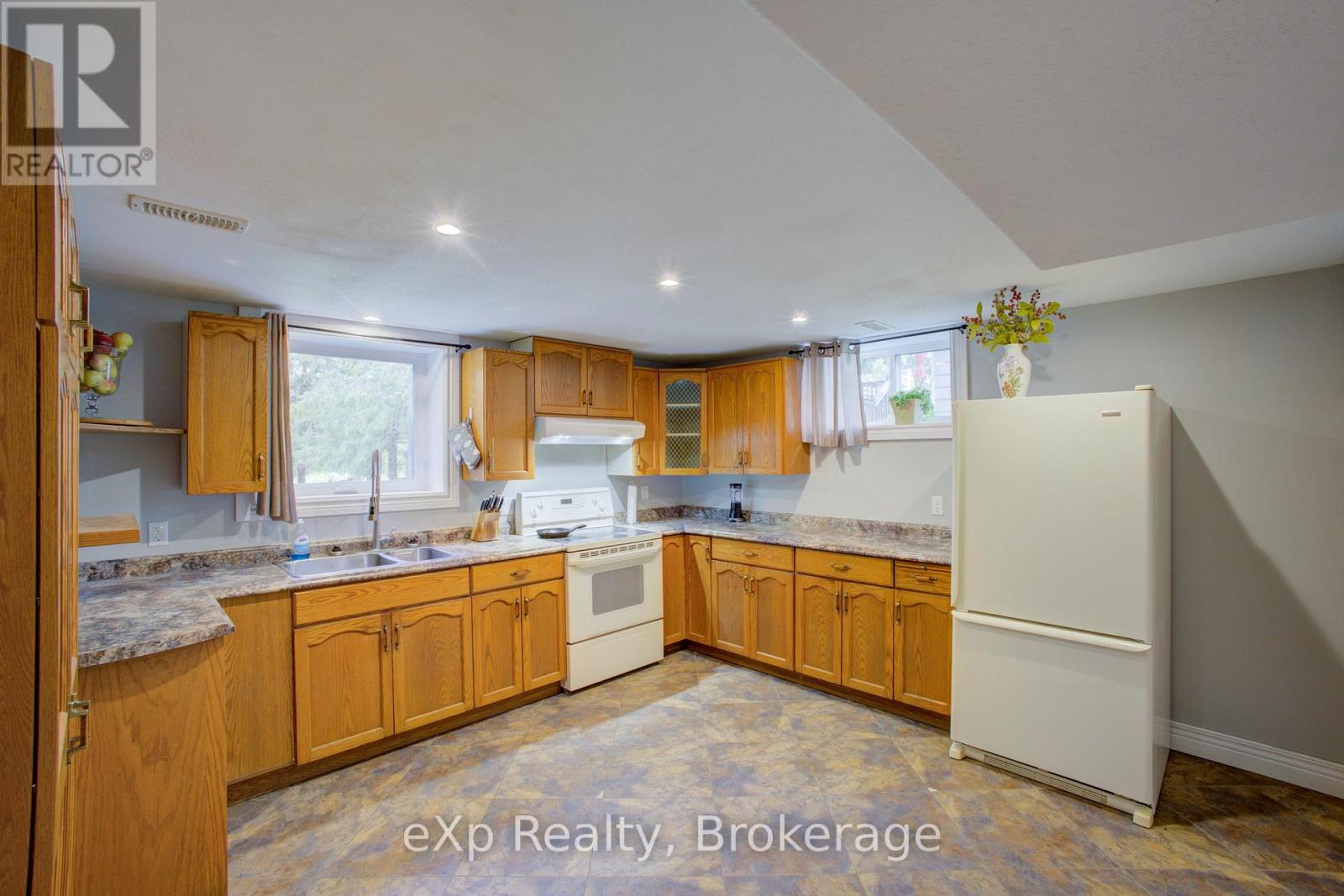 2033 Mill Street, Howick, Ontario N0G 1X0 - Photo 26 - X12382289