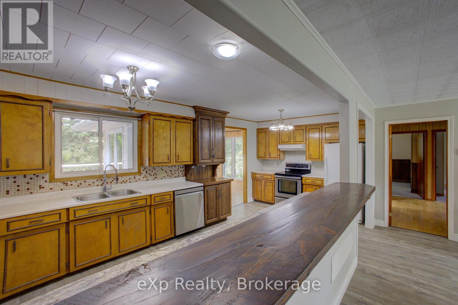 2033 Mill Street, Howick, Ontario N0G 1X0 - Photo 8 - X12382289