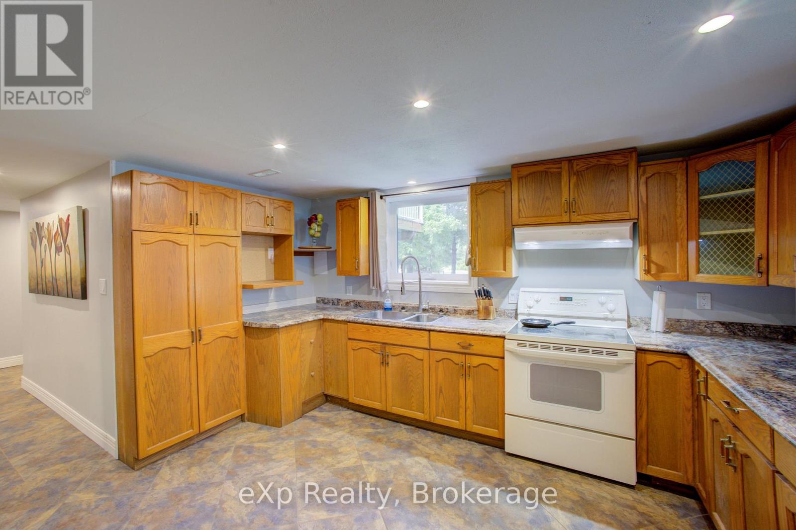 2033 Mill Street, Howick, Ontario N0G 1X0 - Photo 27 - X12382289