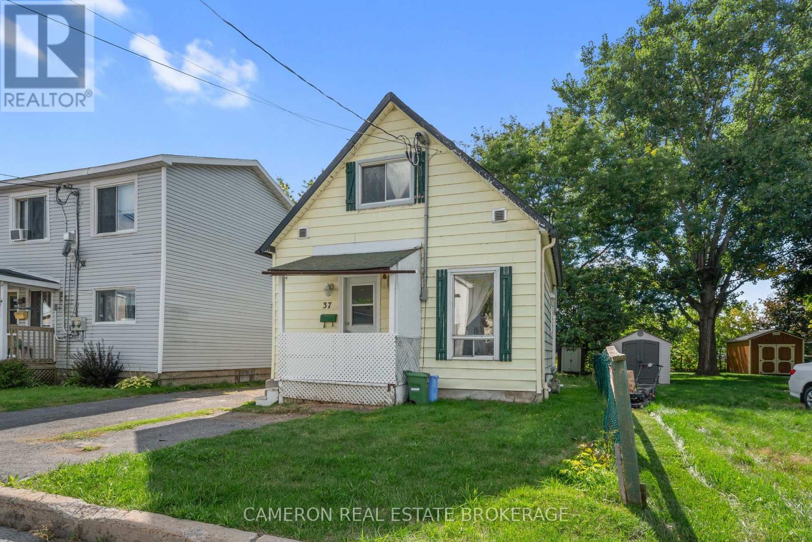 37 Cartier Avenue, Cornwall, Ontario  K6J 4B3 - Photo 2 - X12382209