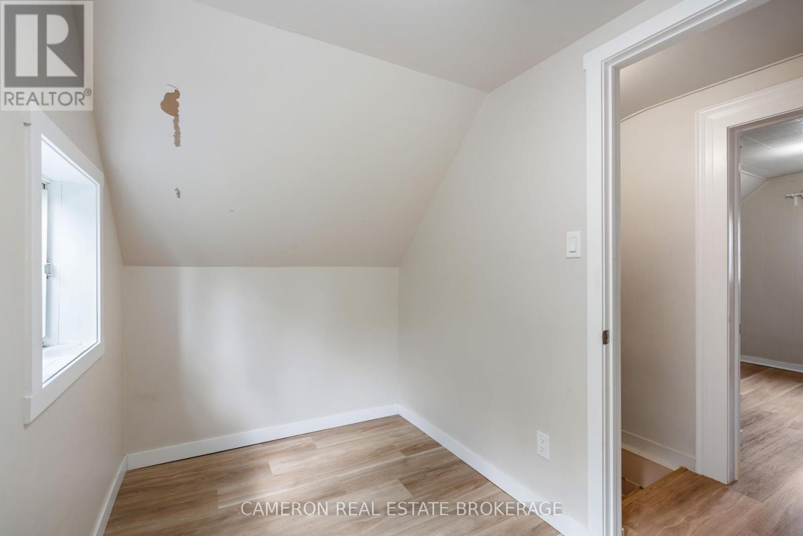 37 Cartier Avenue, Cornwall, Ontario  K6J 4B3 - Photo 21 - X12382209