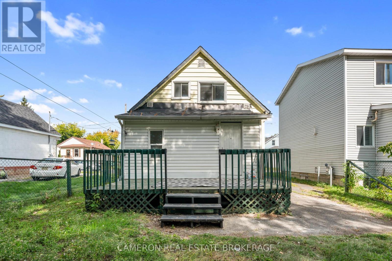 37 Cartier Avenue, Cornwall, Ontario  K6J 4B3 - Photo 3 - X12382209