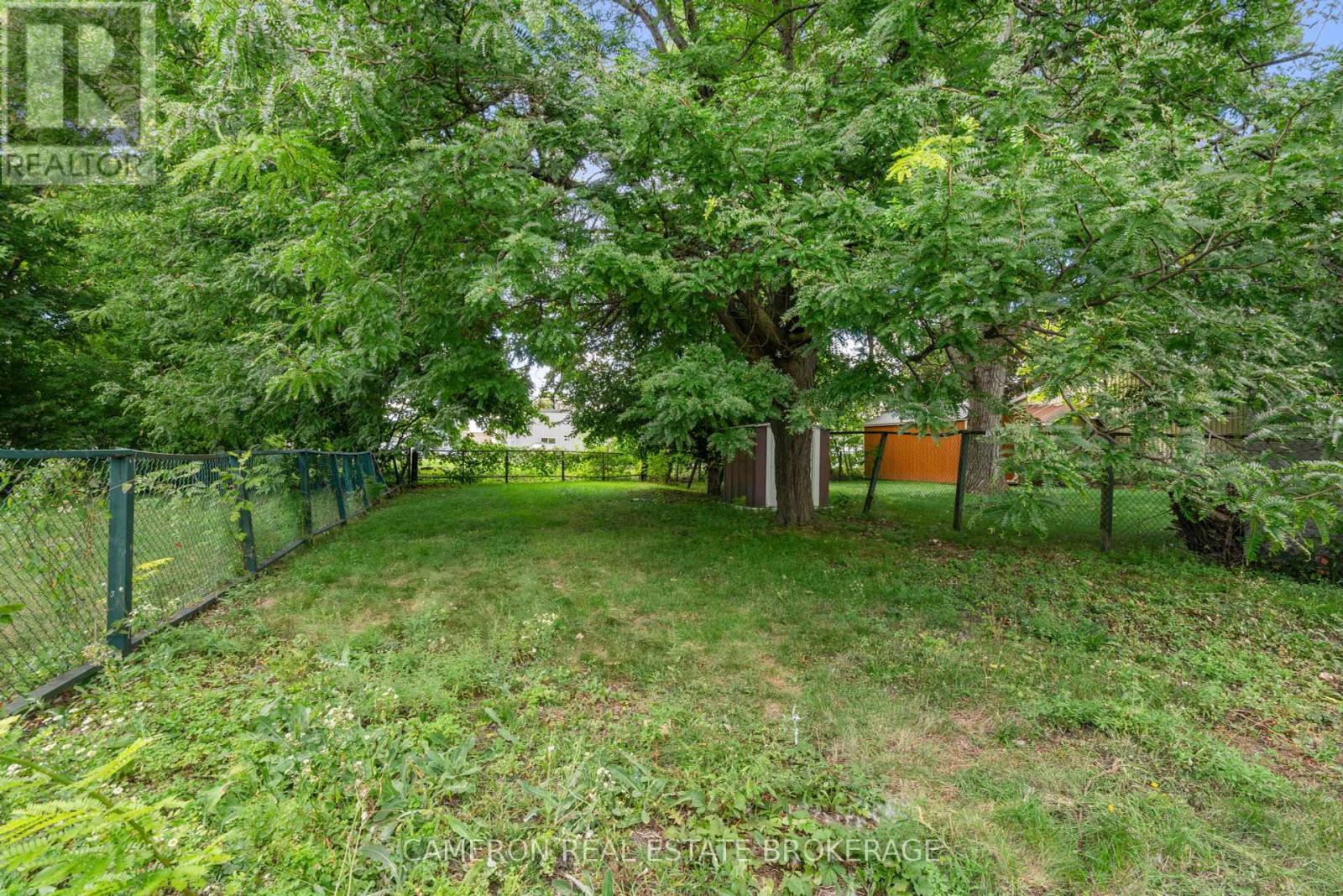 37 Cartier Avenue, Cornwall, Ontario  K6J 4B3 - Photo 6 - X12382209