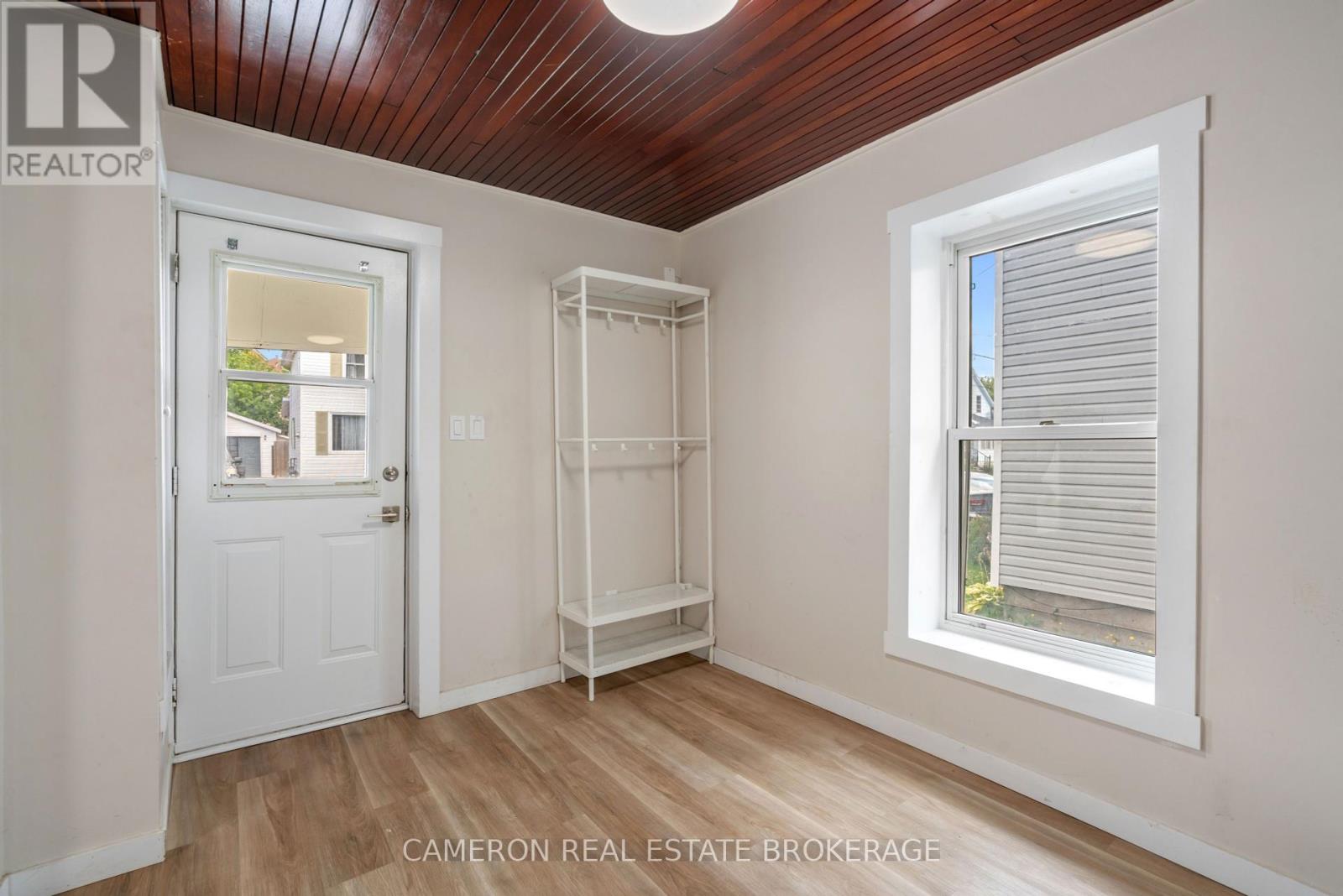 37 Cartier Avenue, Cornwall, Ontario  K6J 4B3 - Photo 9 - X12382209