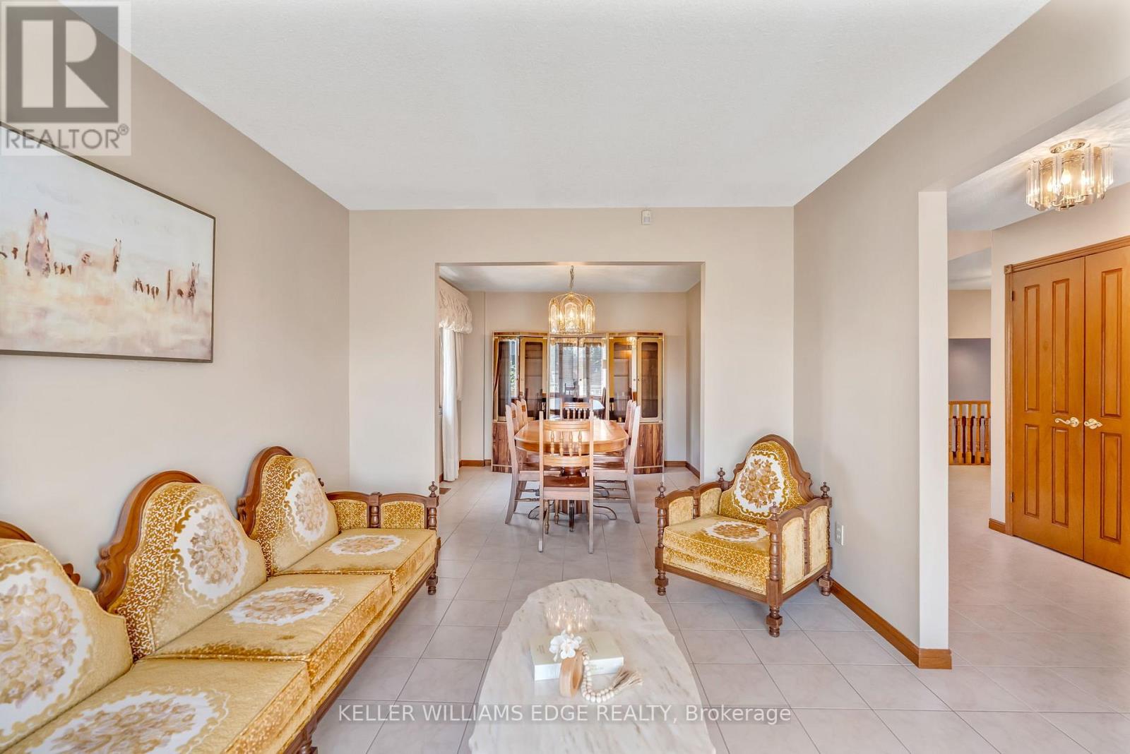 203 Margaret Avenue, Hamilton, Ontario  L8E 2H9 - Photo 5 - X12382103