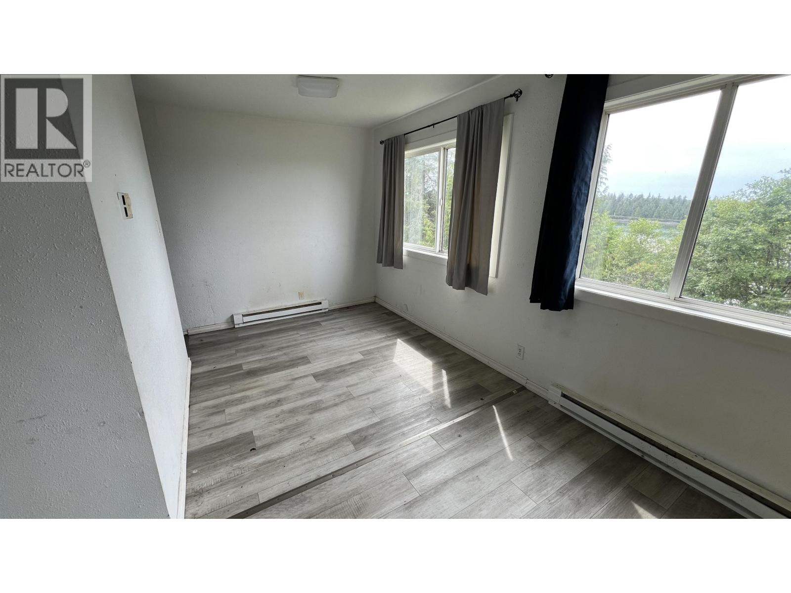 890-894 Oceanview Drive, Port Edward, British Columbia  V0V 1G0 - Photo 2 - R3043641