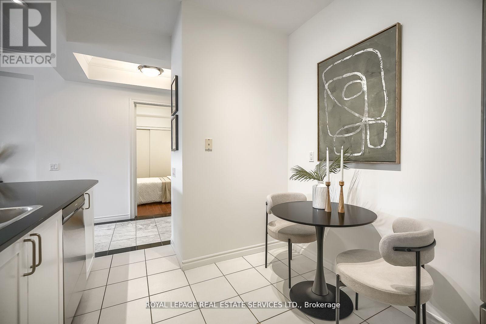 811 - 18 William Carson Crescent, Toronto, Ontario  M2P 2G6 - Photo 11 - C12382258