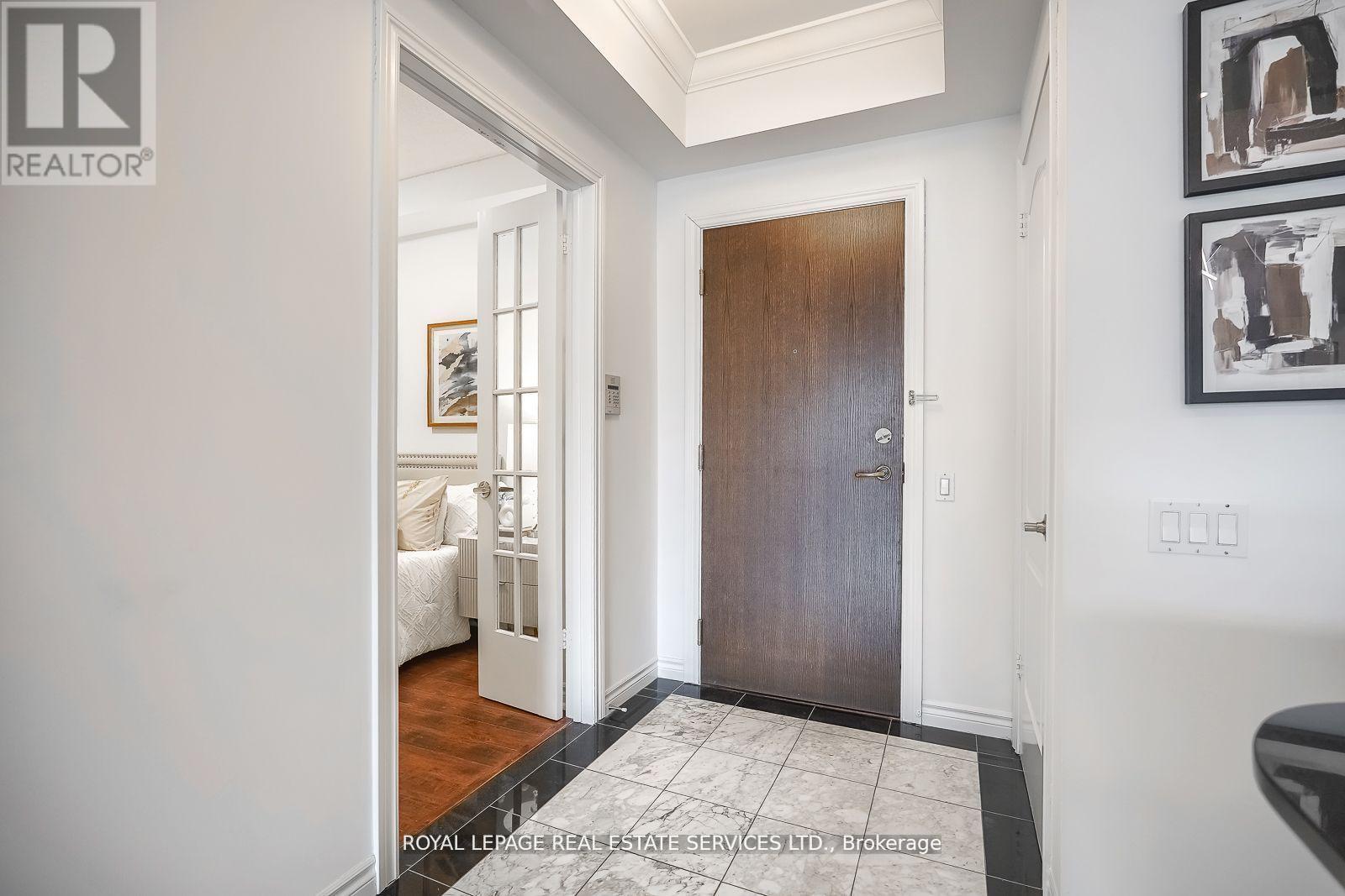 811 - 18 William Carson Crescent, Toronto, Ontario  M2P 2G6 - Photo 14 - C12382258