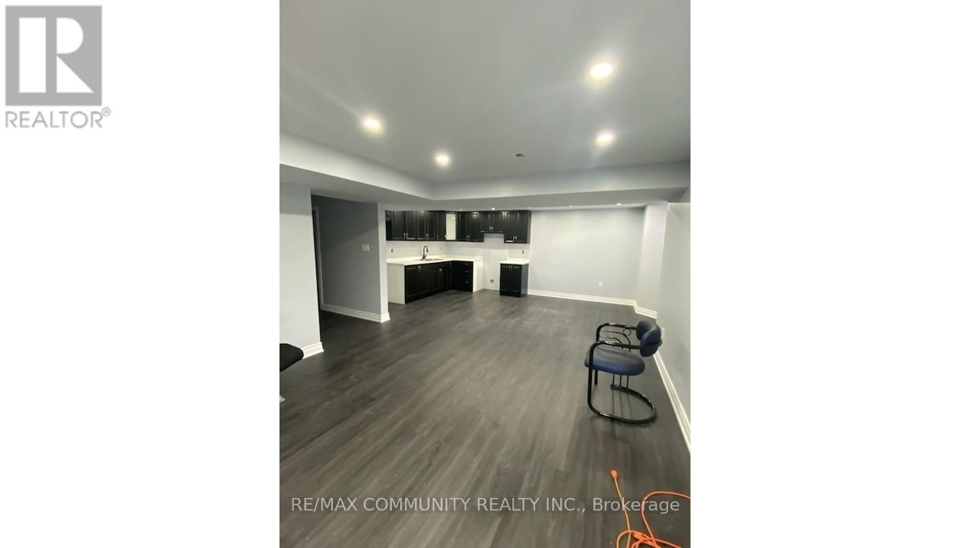 1820 Grandview Street N, Oshawa, Ontario  L1K 0Y2 - Photo 2 - E12382217