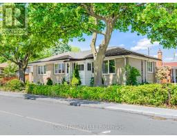 58 JANET BOULEVARD, Toronto, Ontario